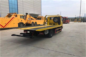 新宾非事故拖车